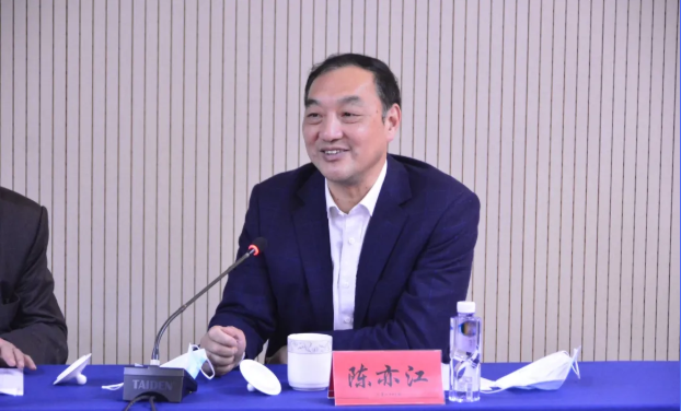 江蘇省中醫(yī)藥學會會長陳亦江講話